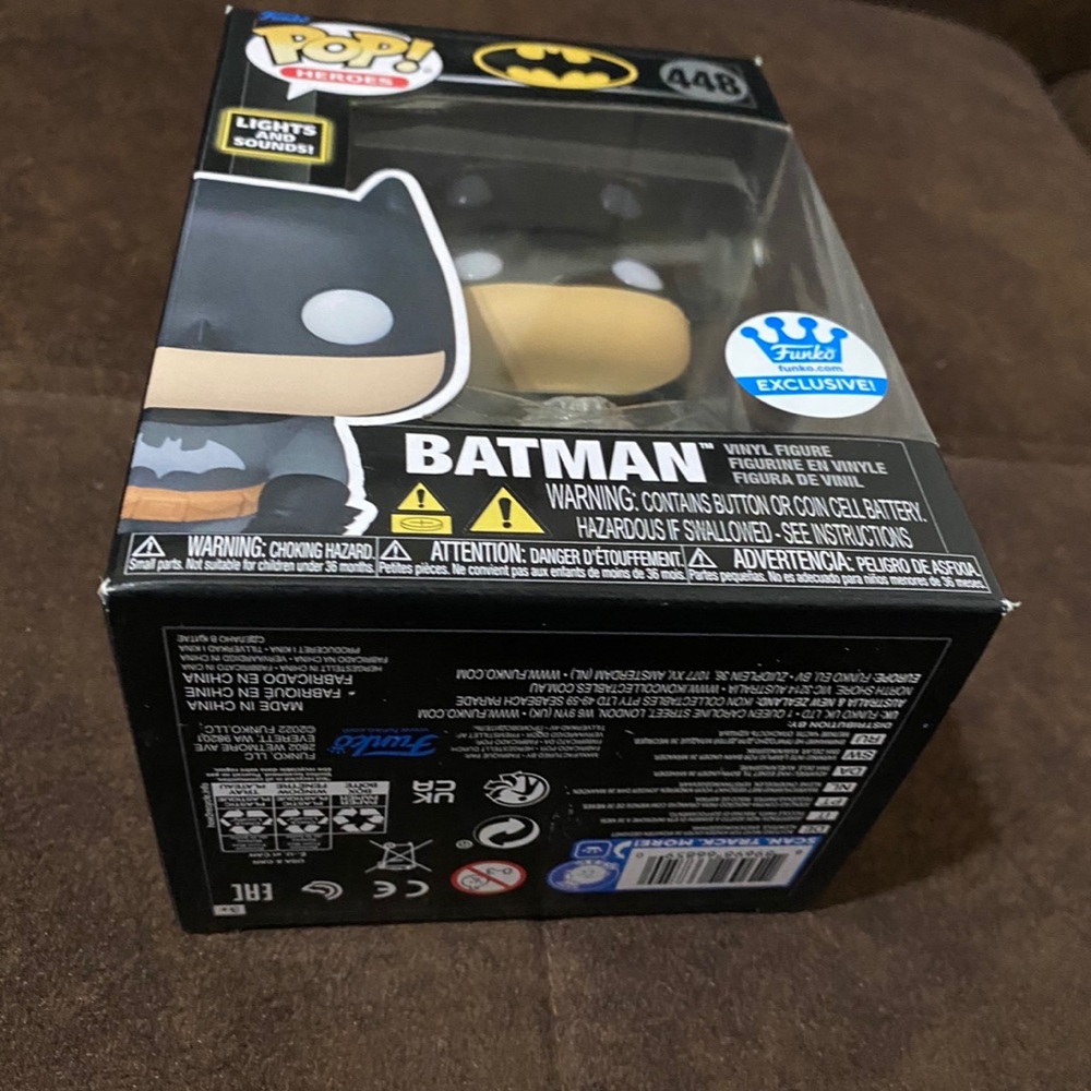 Funko Pop! Batman Lights & Sound #448 - Picture 2 of 6